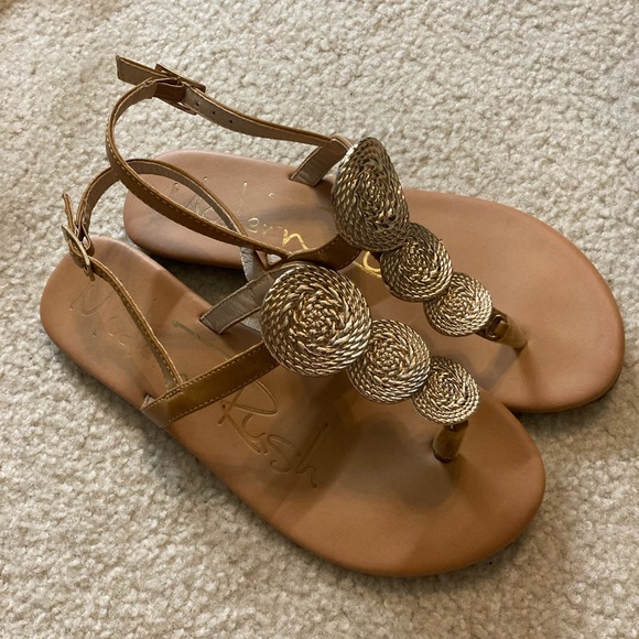 Modern Rush Sandals Size 8 - Picture 2 of 3